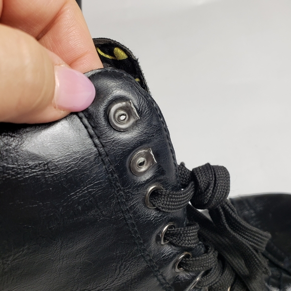 Batman Combat Boots - Picture 6 of 8